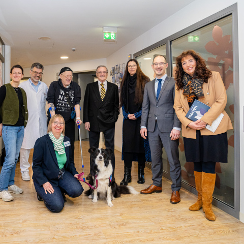 Gruppenbild mit Hund im Marienhospital