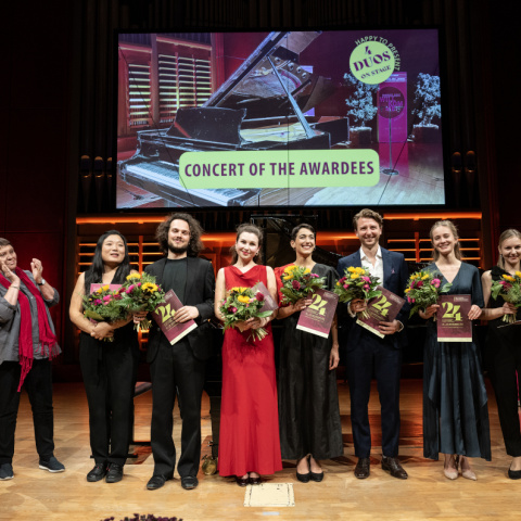 The prizewinners in the group photo.