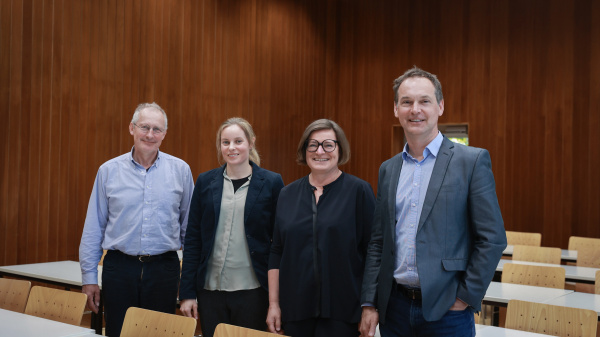 Gruppenbild bei der Eröffnung